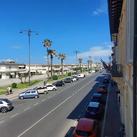 Vakantiehuis Domus Lilia Viareggio